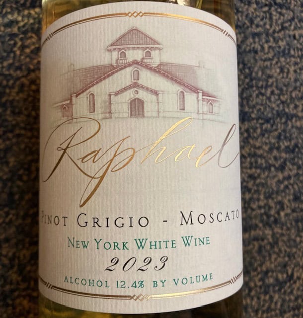 Raphael Pinot Grigio - Moscato: Discover the Perfect Dry Wine