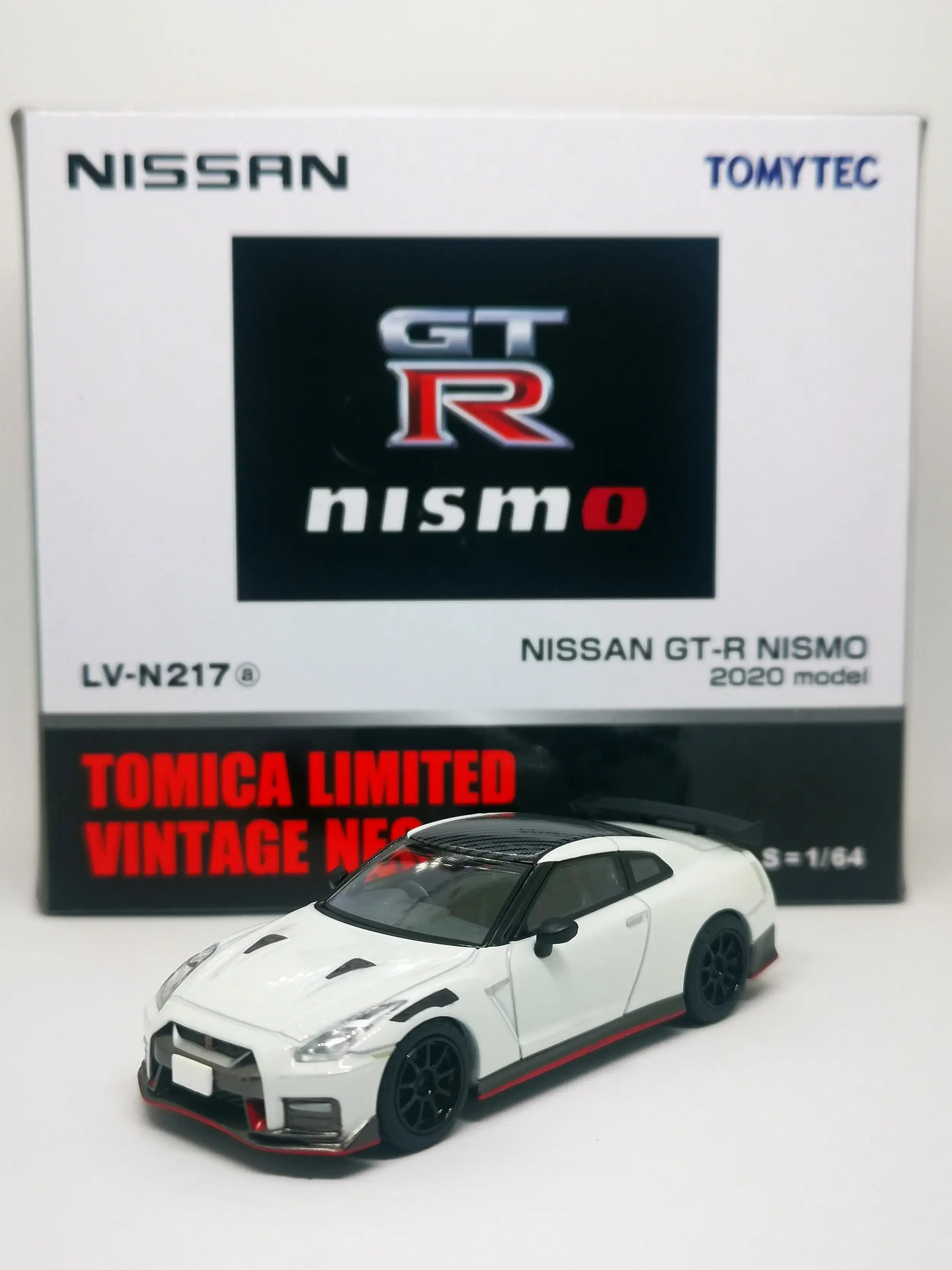 Tomica Limited Vintage Neo LV-N217a Nissan GT-R Nismo 2020 Model