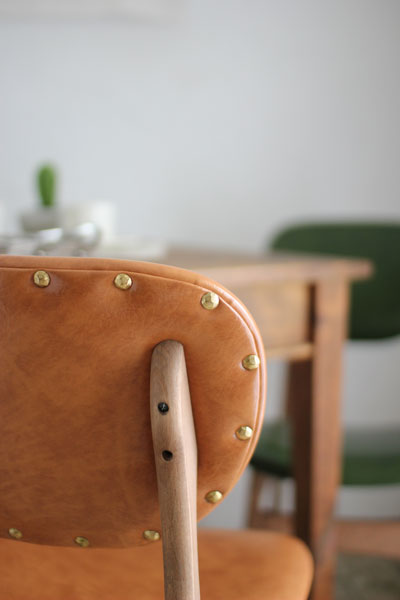 レザーチェア Pin Chair びょう打ちキャメル|インテリアショップ