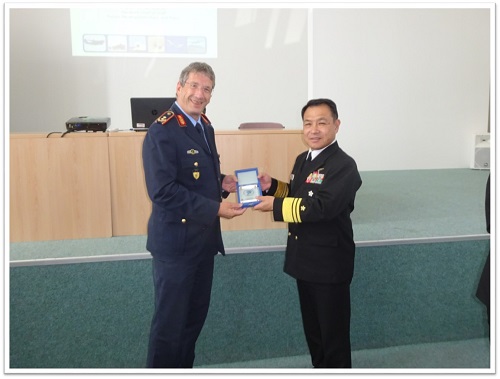 各課室紹介：教育課【現地研修（国外）】 | 統合幕僚学校