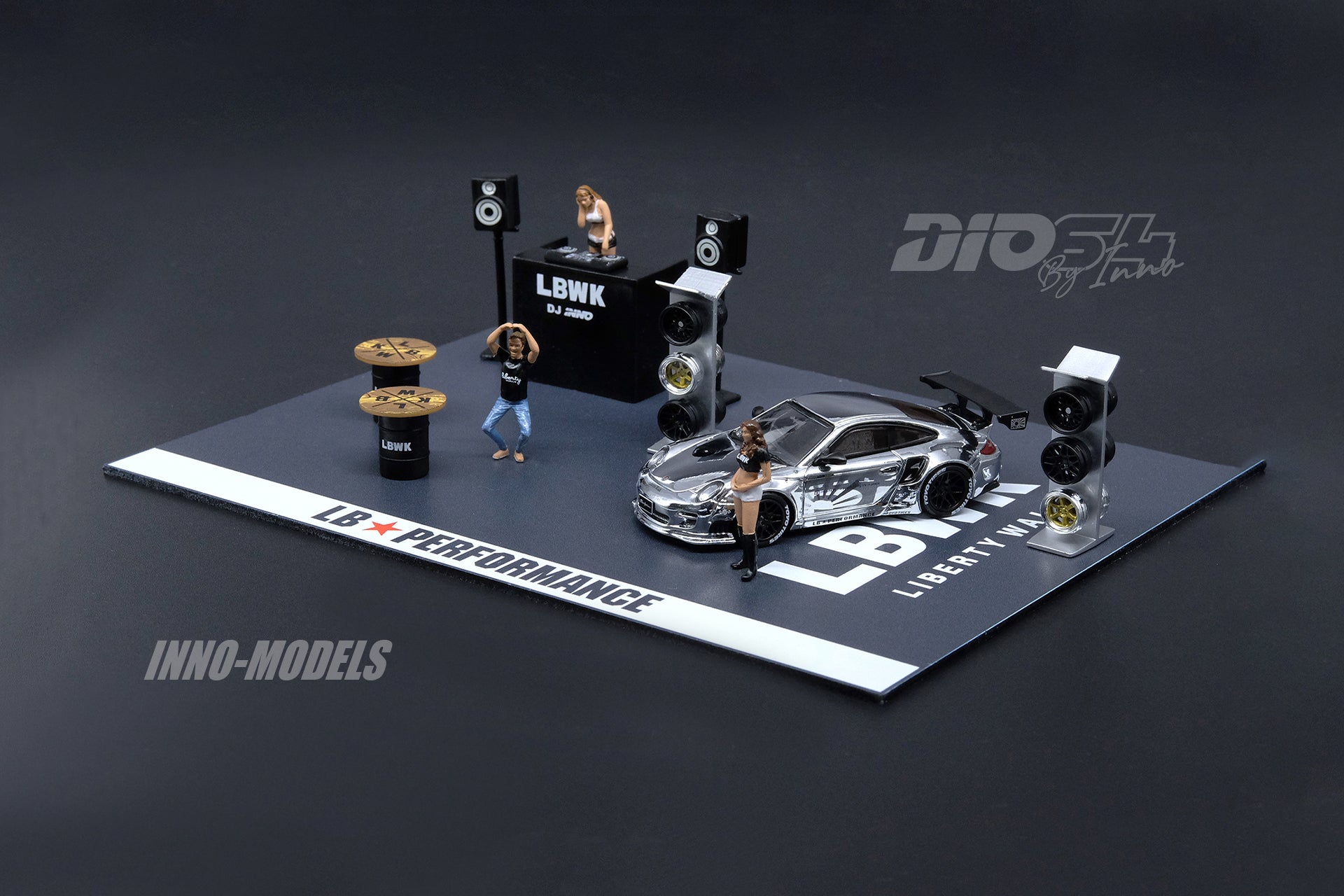 INNO Models 1:64 Liberty Walk Auto Salon Diorama Set with 1/64