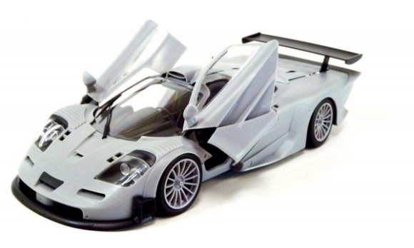 1997 McLaren F1 Long Tail GTR Car with Full Engine Detail (100