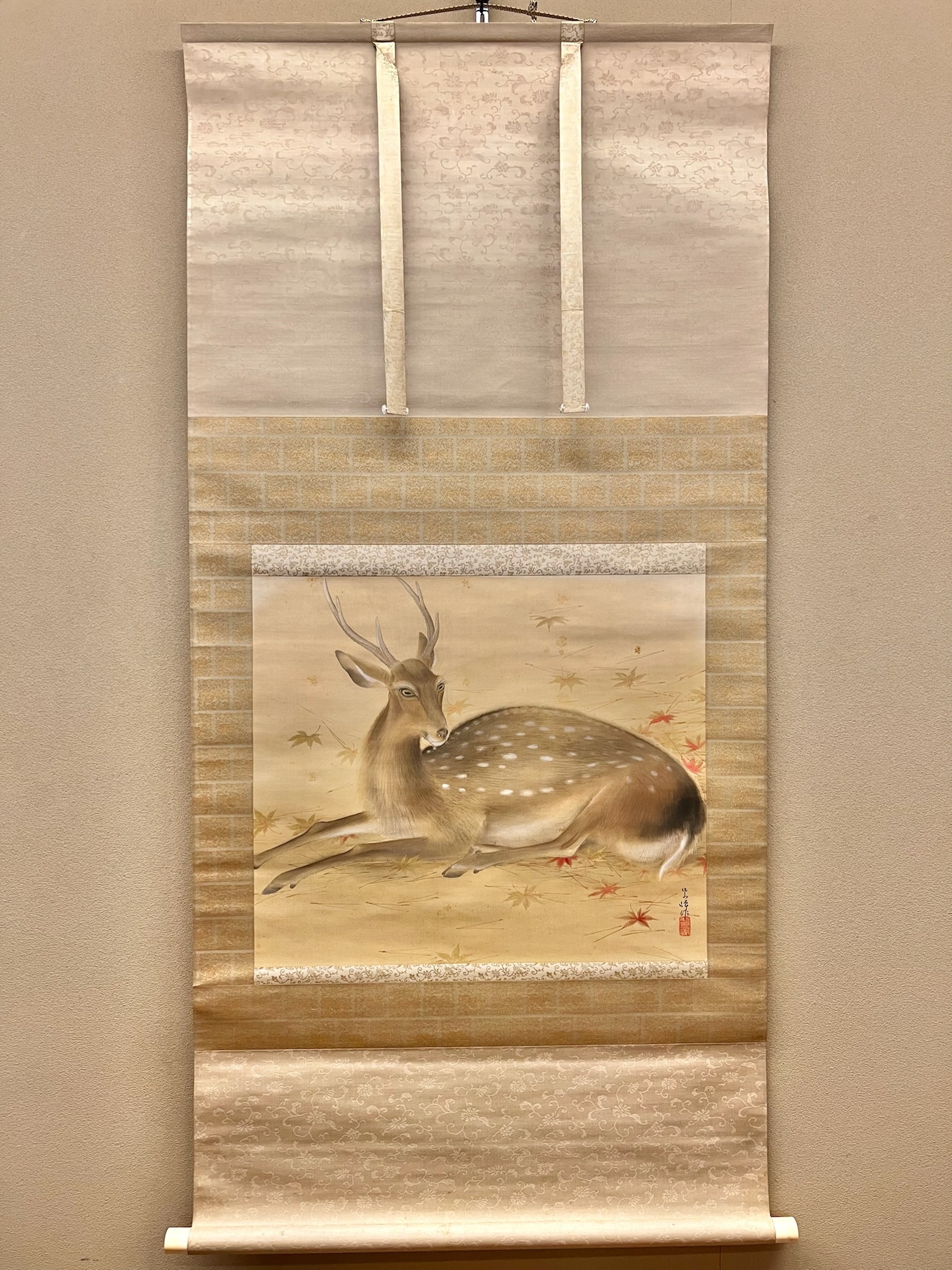榊原紫峰 紅葉に鹿之図｜古美術・掛け軸の販売・買取・鑑定-松本松栄堂