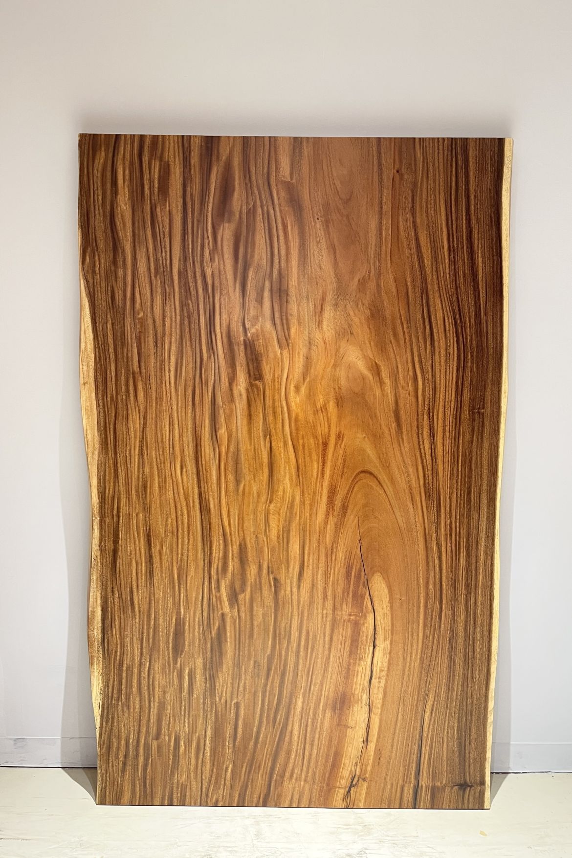 天然木 東京 新宿 東五軒町店展示 欅（けやき・ケヤキ）材 一枚板