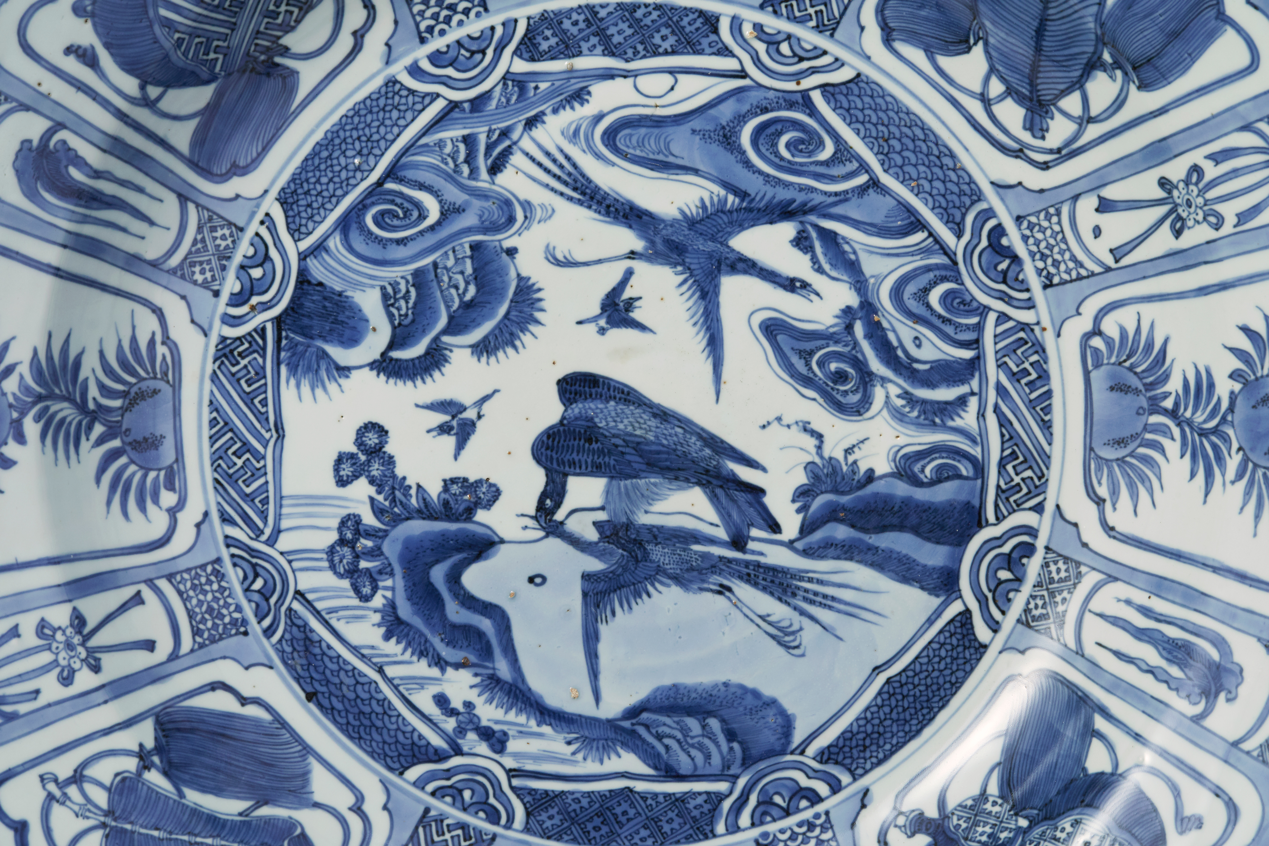 青花禽鳥文盤（芙蓉手）