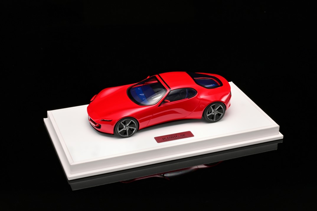 MAZDA ICONIC SP モデルカー 1/18