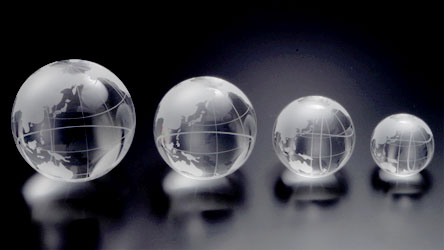 地球儀特集 クリスタルの地球儀＜東京・銀座＞