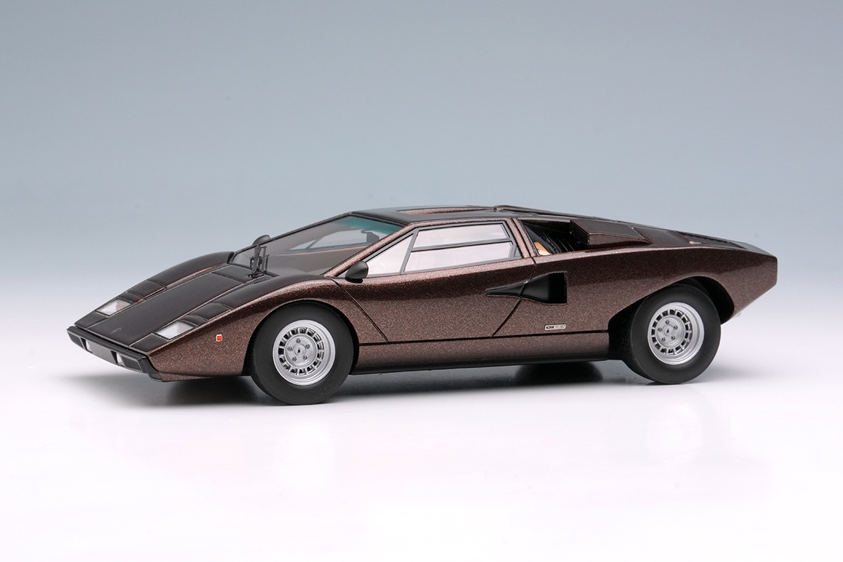 Make Up Co., Ltd. / Lamborghini Countach LP400 1974