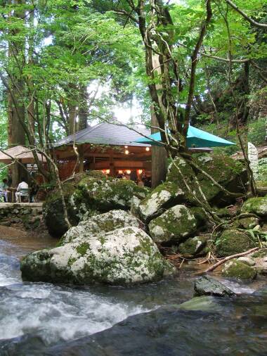 山乗渓谷そうめん流し 涼水亭｜蒜山のグルメ｜真庭観光WEB