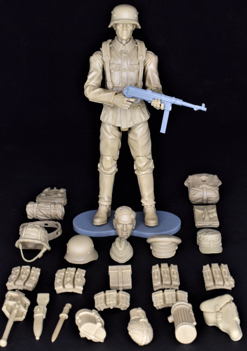 MTF WWII - Deluxe GERMAN SOLID TAN ARMYMAN with Gear - 1:18 Scale