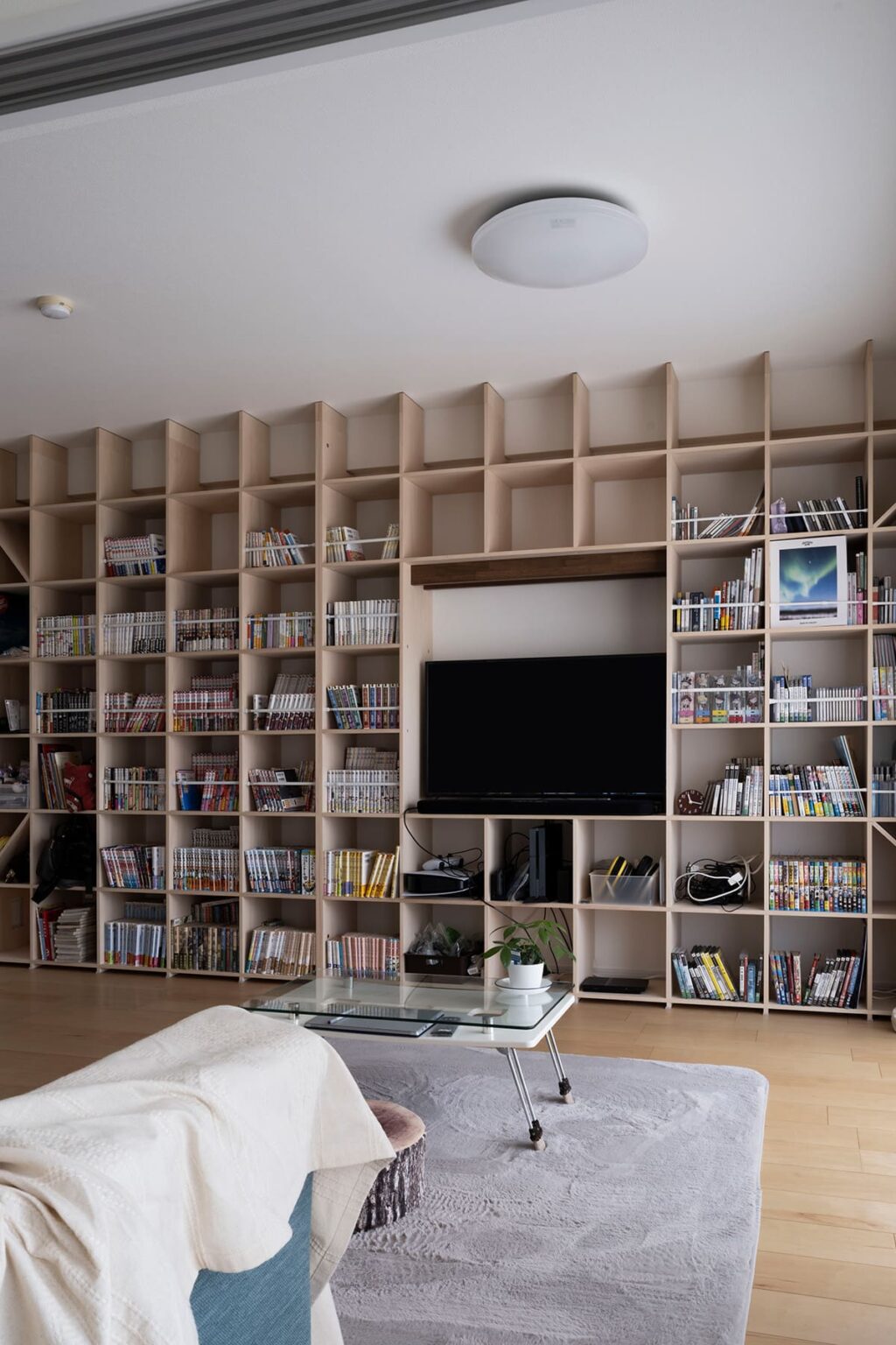 本棚にテレビを入れる – シリーズ