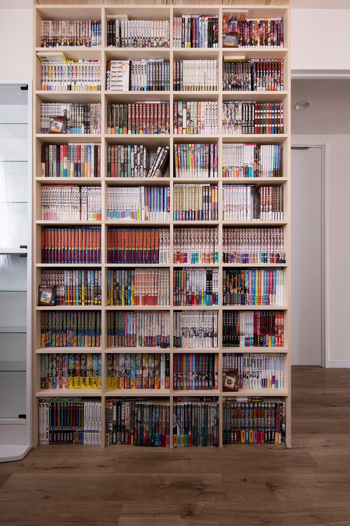 リビングと書斎に – Shelf 壁一面の本棚 – マルゲリータお客様事例