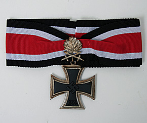 ドイツ軍 WWII 柏葉剣付 騎士鉄十字章/リボン付き/復刻モデル品/新品