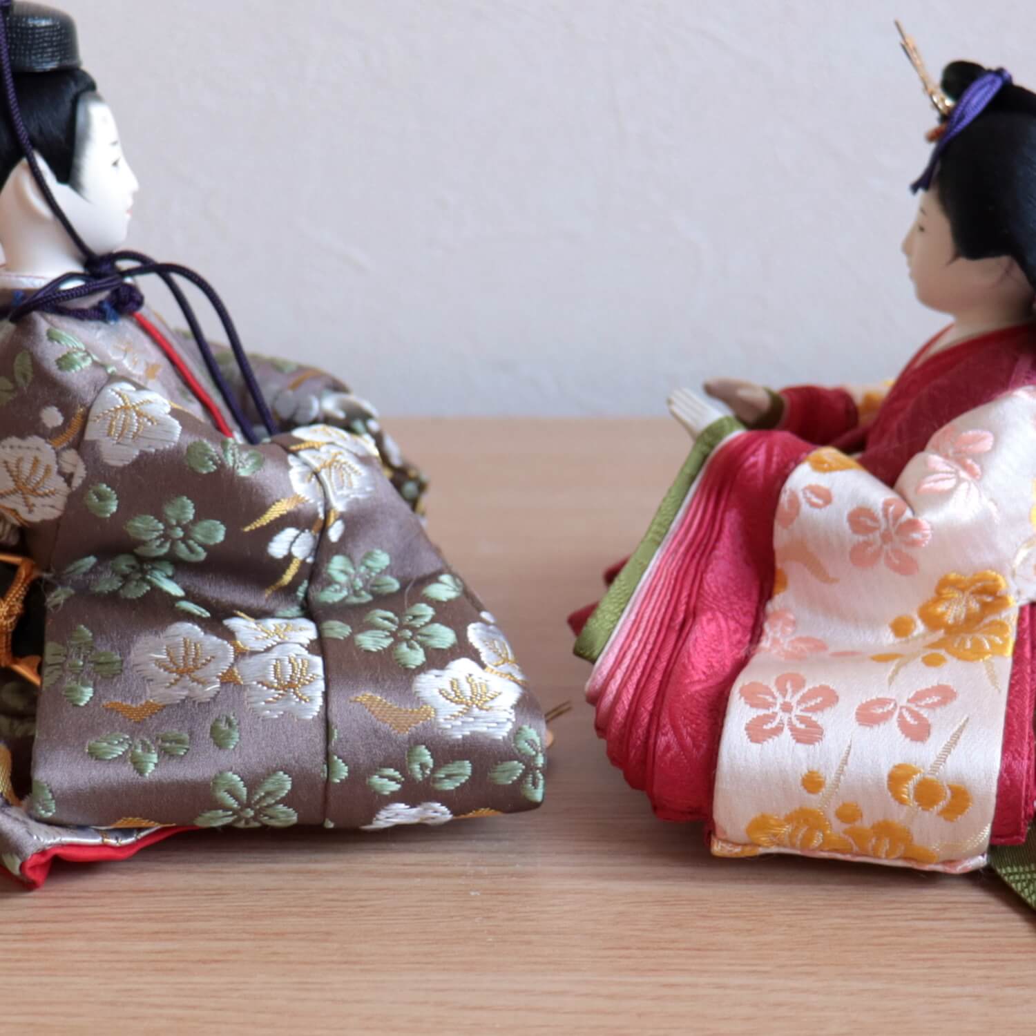 清水久遊作 ひいな 芥子 正絹西陣織「梅共柄」京からかみ屏風「深紅