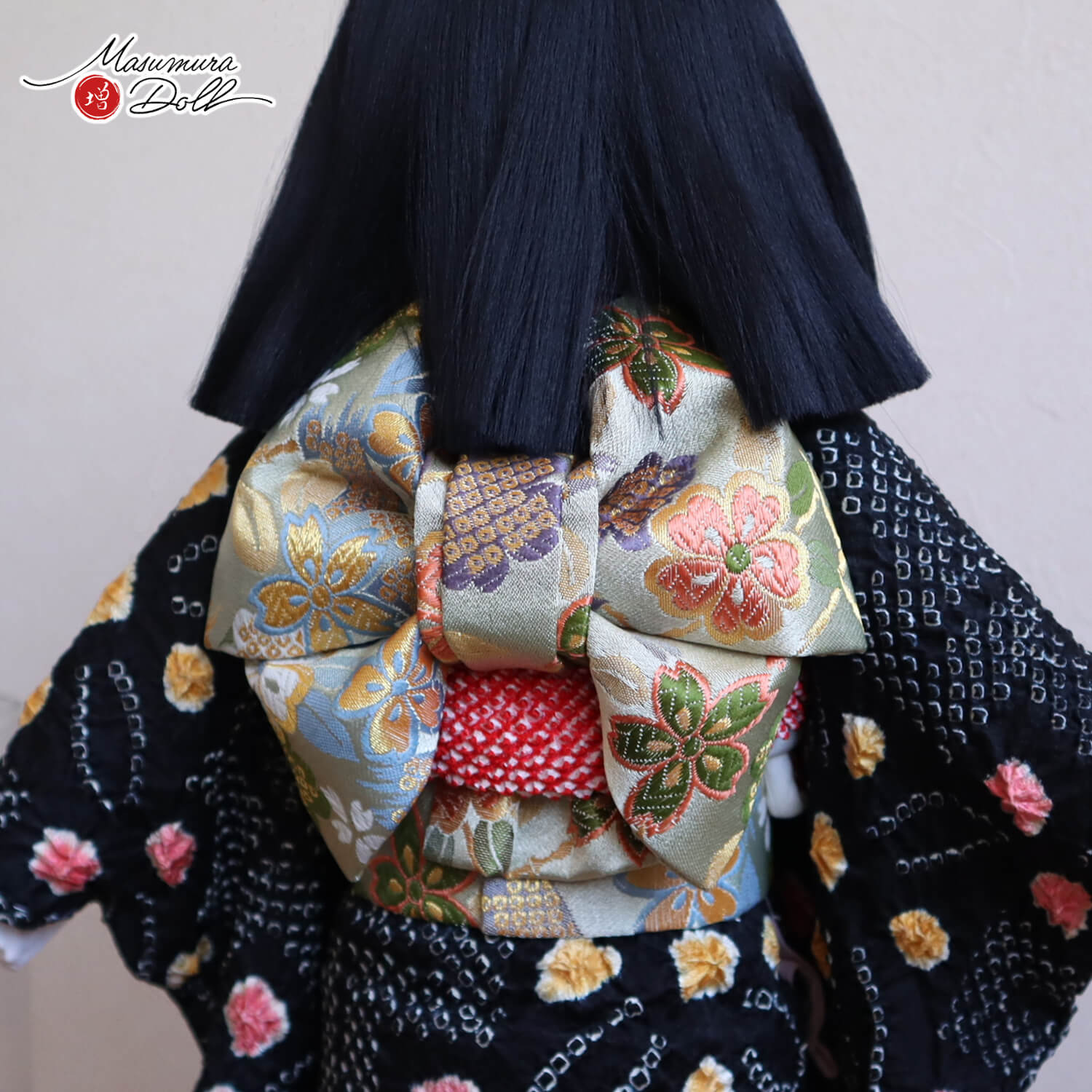 元賀章介作 12号(尺二) 着尺 正絹 絞り染 黒色 市松人形 越前塗台 増村