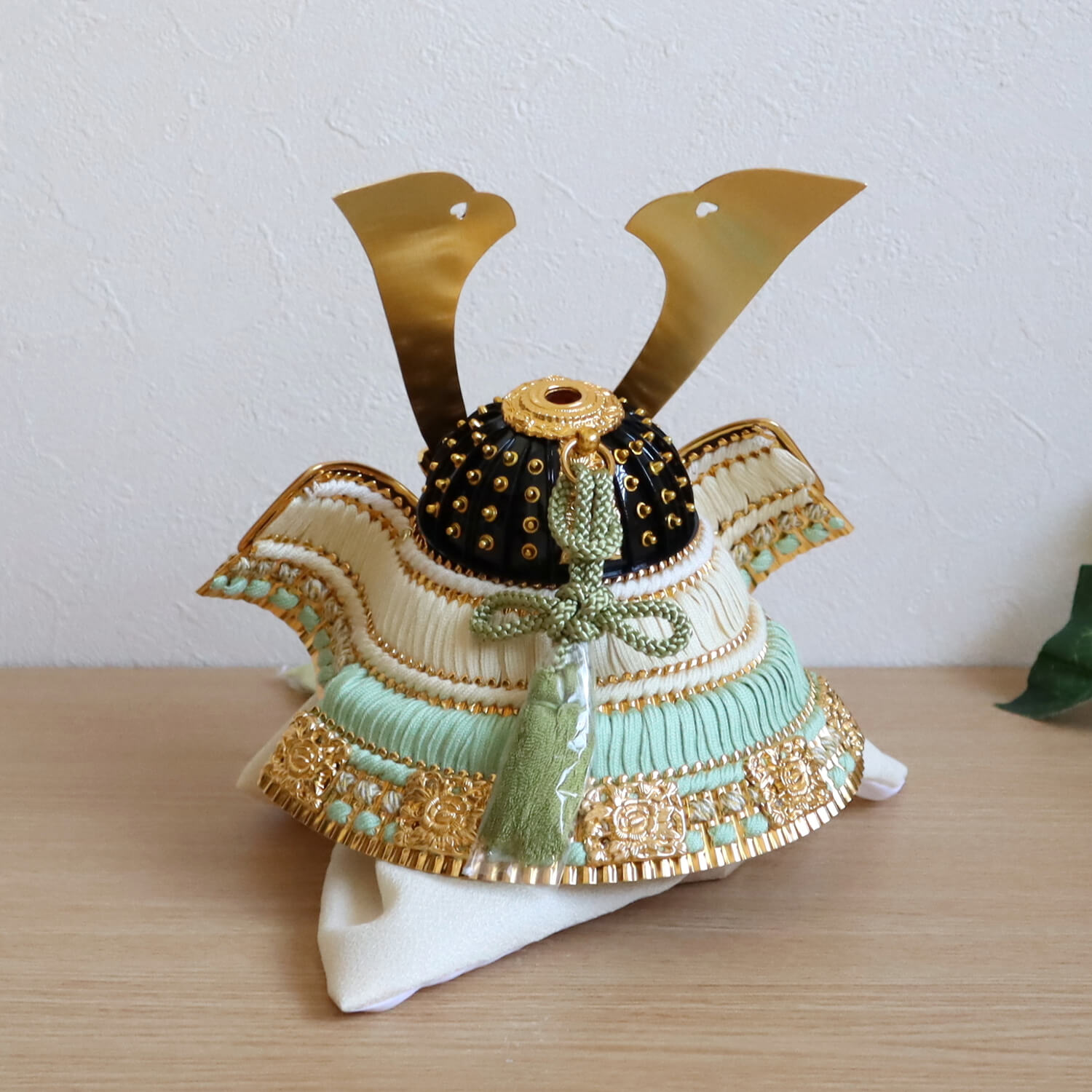 伝統工芸士 誠山作 7号 淡萌黄色 金小札兜 月 -tsuki- 大川組子(伝統的