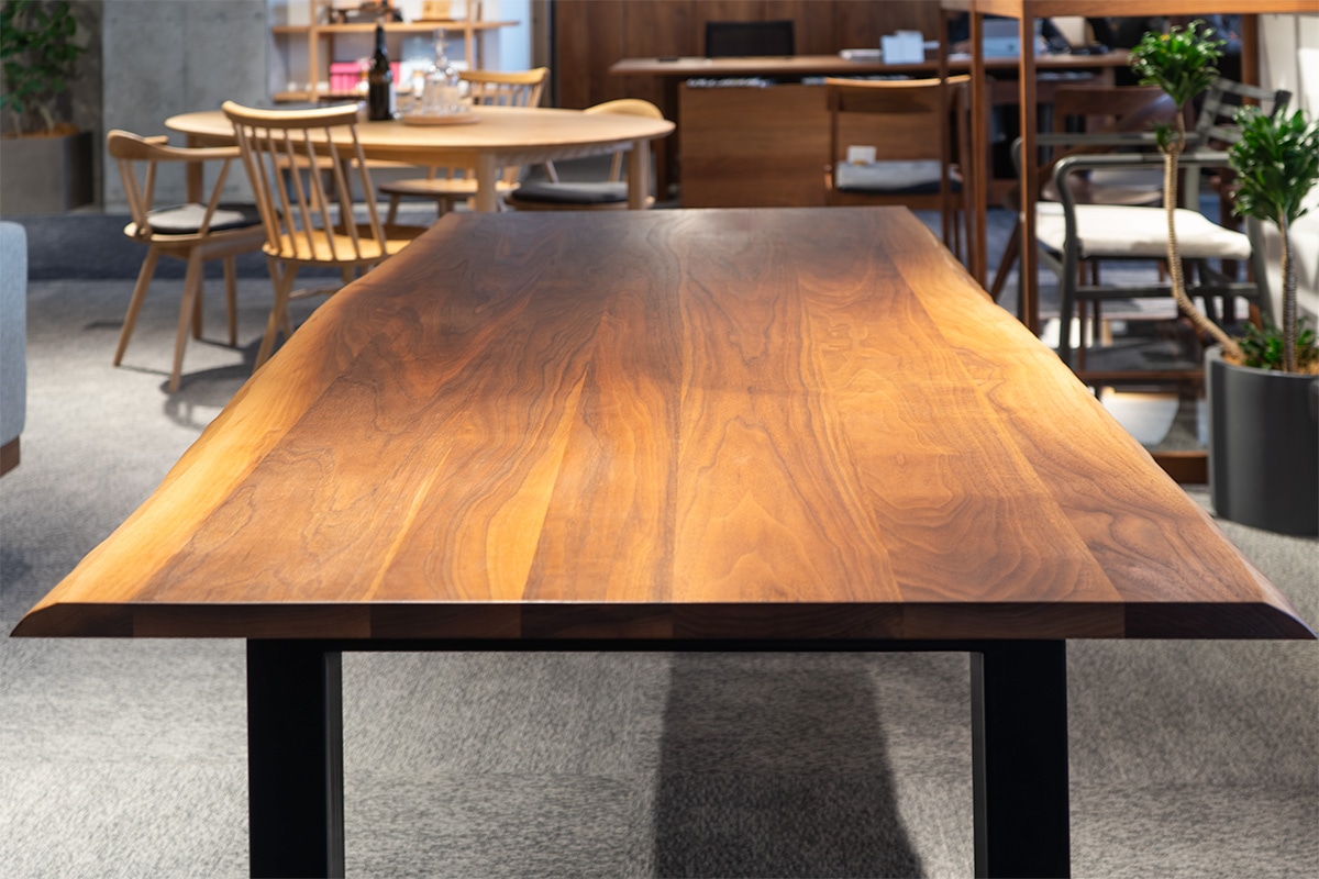 WILDWOOD LIVE EDGE DINING TABLE(幅 100cm × 奥行 90～70cm)の通販
