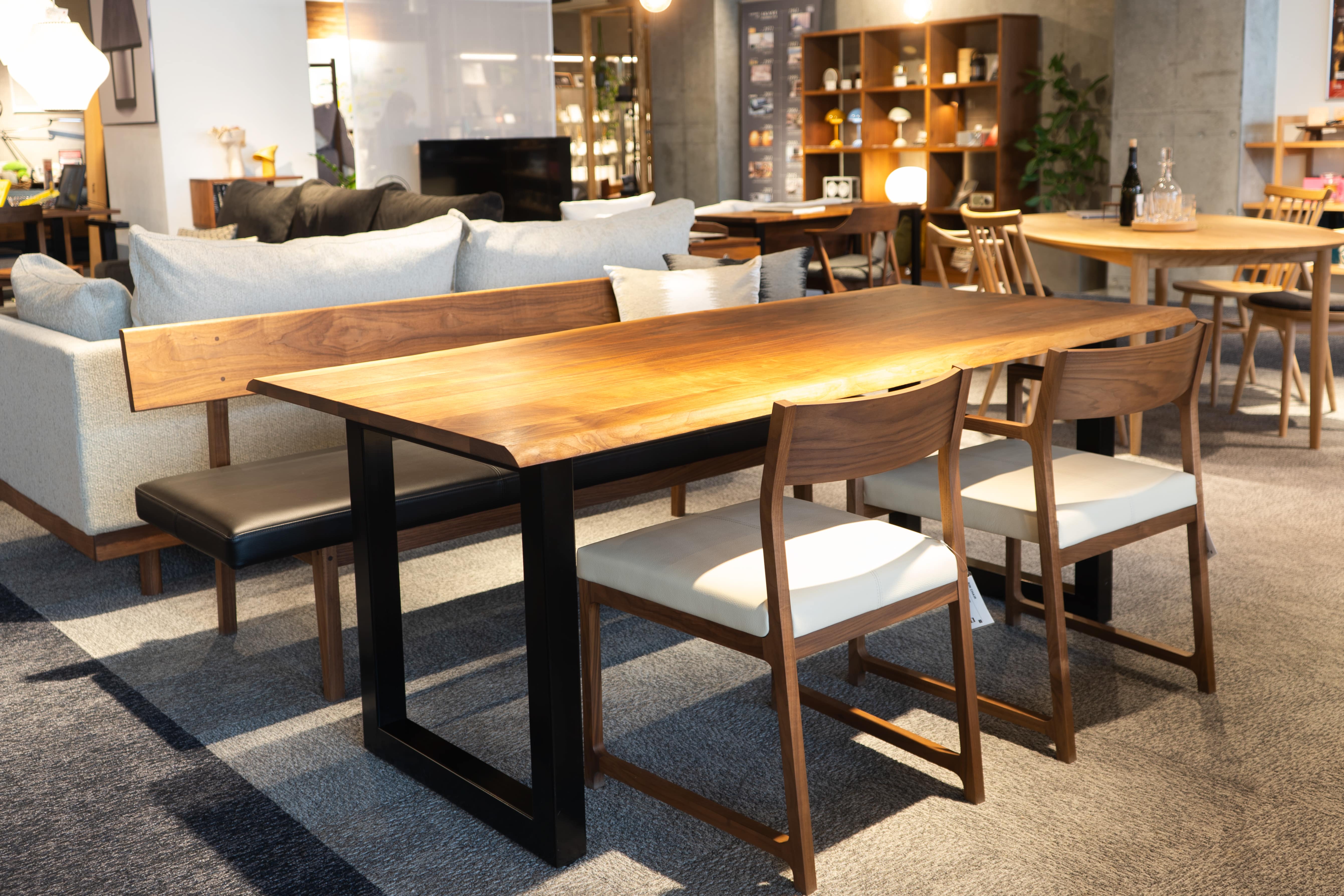 WILDWOOD LIVE EDGE DINING TABLE(幅 100cm × 奥行 90～70cm)の通販