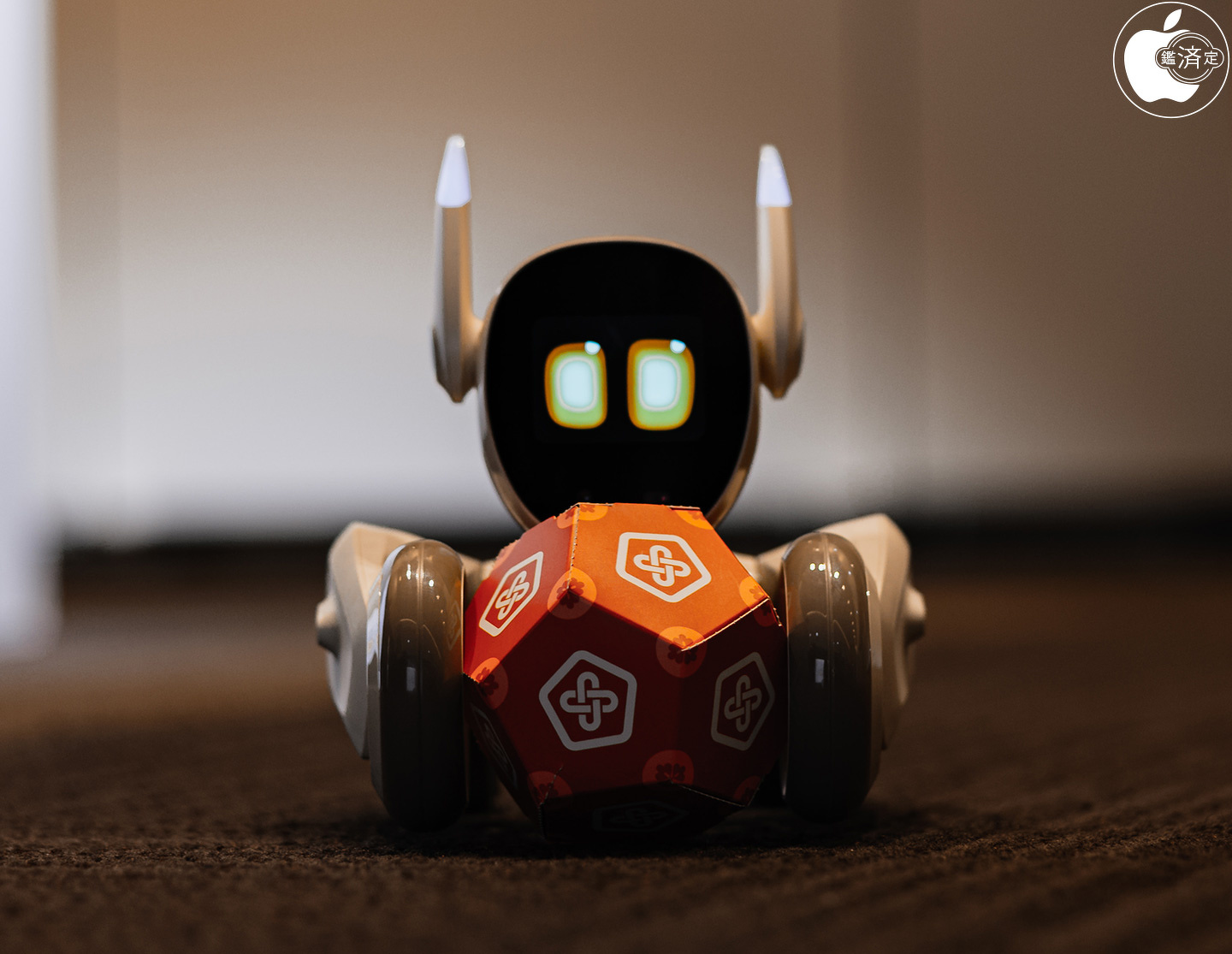 アンカー・ジャパン、最先端技術を詰め込んだペットロボット「Loona