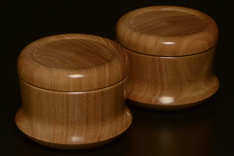 栴檀本因坊型碁笥 極上（38号） | 前川榧碁盤店