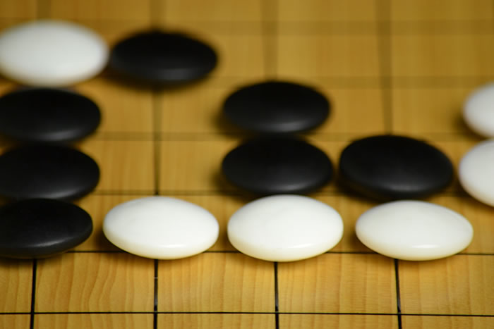 硬質ガラス鳳凰碁石青ラベル 竹印（9mm） | 前川榧碁盤店