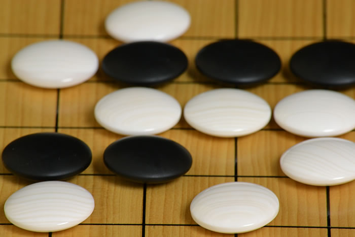 本蛤碁石 月印28号 | 前川榧碁盤店