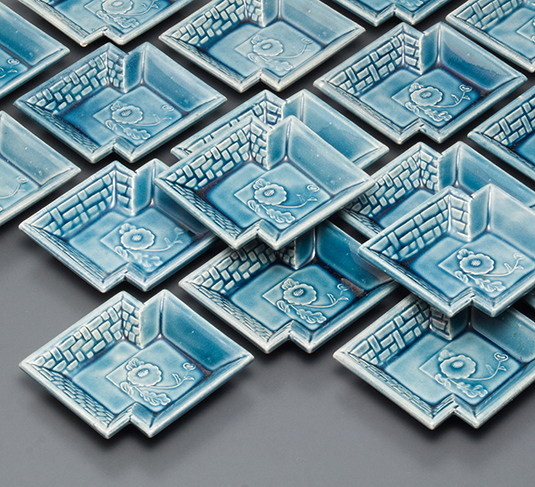 鍋島色絵紅葉流水文七寸皿 | 商品詳細 東洋古陶磁の前坂晴天堂