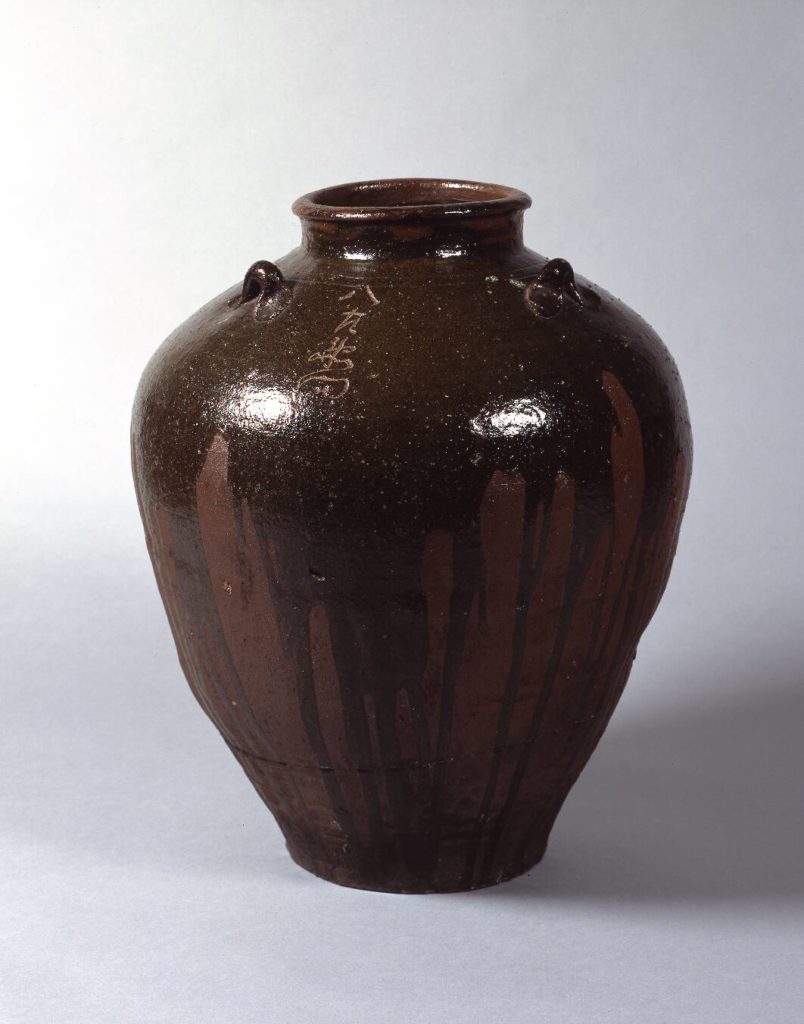 赤土部灰釉三耳壺 – 兵庫陶芸美術館 収蔵品データベース