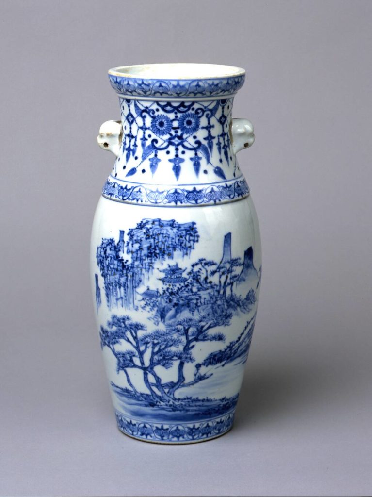 染付山水図獣耳花瓶 – 兵庫陶芸美術館 収蔵品データベース