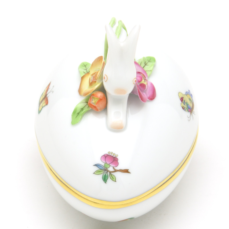 ヘレンド(Herend) 卵形ボンボン入れ(高さ:10cm)兎と花の飾り