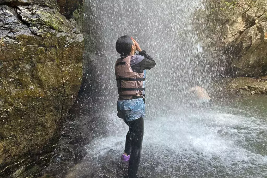 ター滝｜沖縄の滝で川遊び！自然が育むパワースポットで癒し体験してき