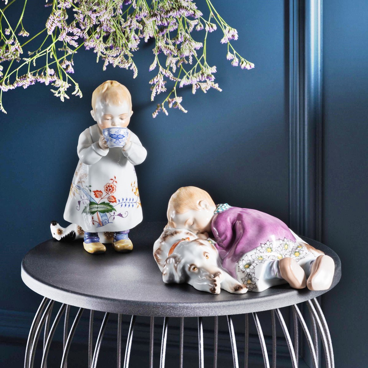ドイツの名窯マイセン 日本公式サイト|人形「眠る子供と犬」
