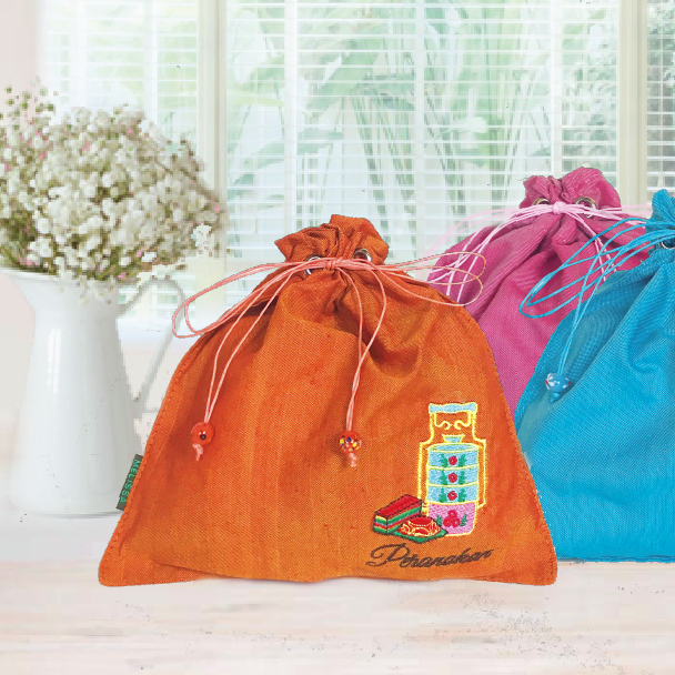 プラナカンティンカット 刺繍巾着（小）