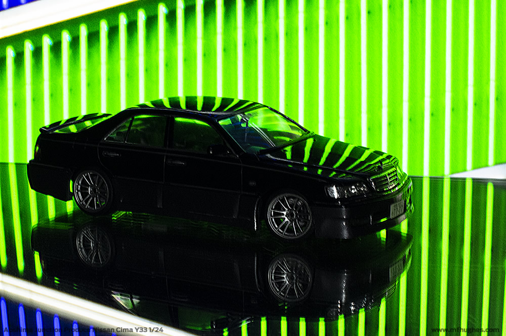 Aoshima Junction Produce Nissan Cima Y33 1/24. Photographs.