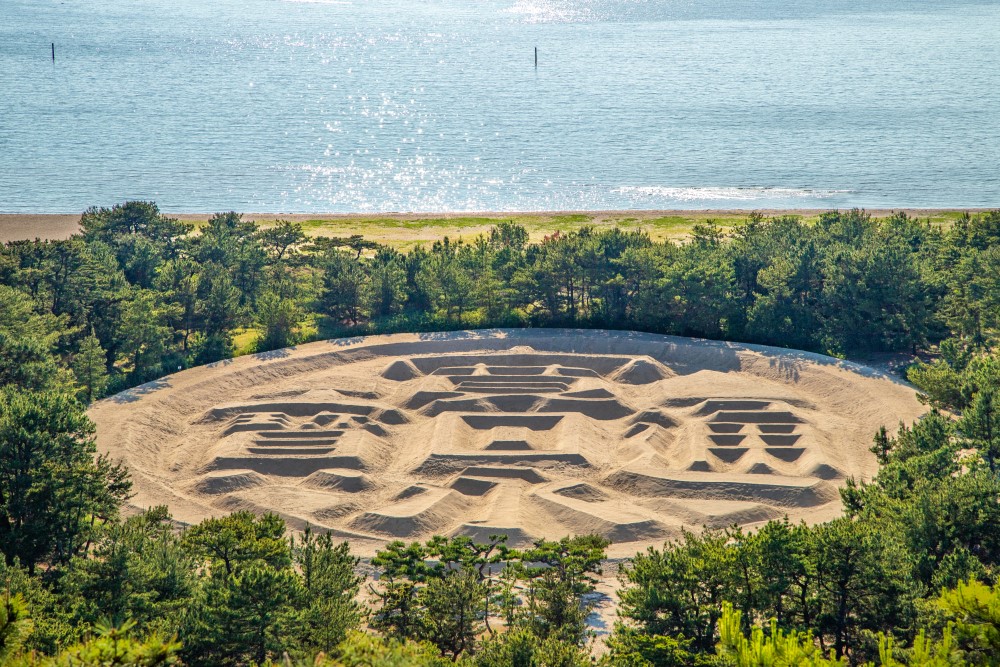 銭形砂絵「寛永通宝」 | 三豊市観光交流局