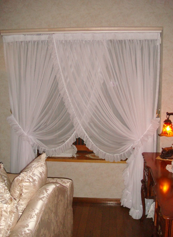 クロスオーバー(フリル付)』とは? 装飾レースへの掛け替え事例