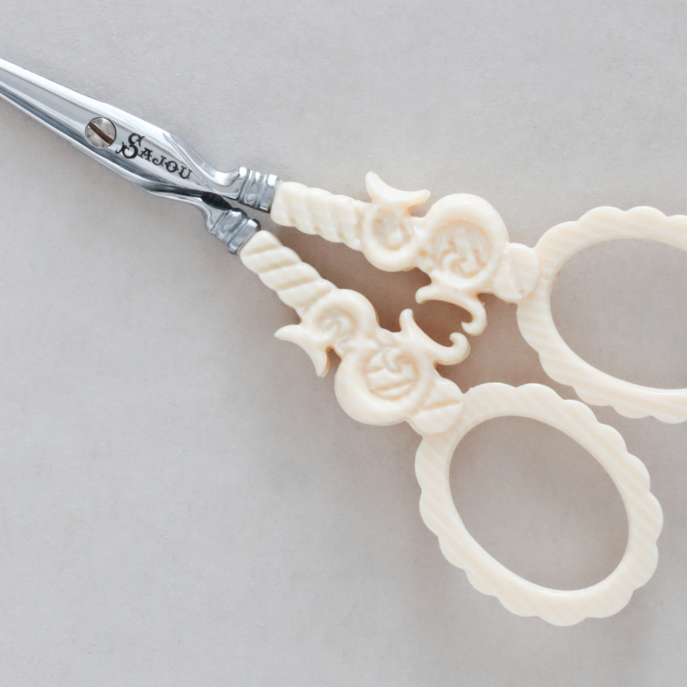 SAJOU はさみ Veined Ivory