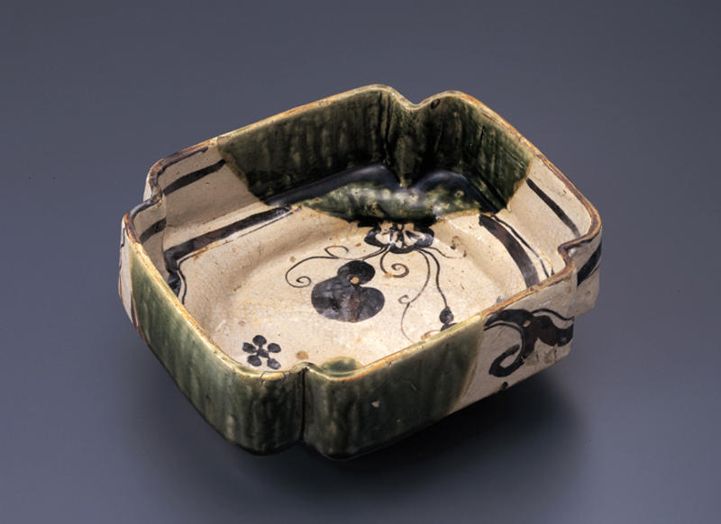 織部瓢絵四方鉢 - MIHO MUSEUM