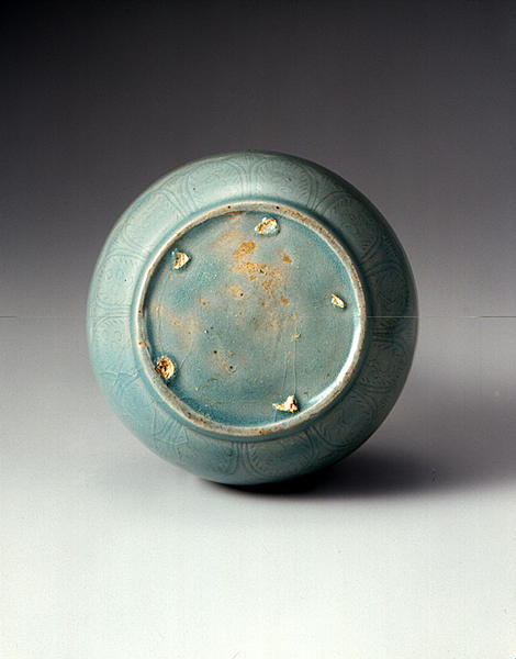 青磁陽刻蓮花文鶴首瓶 - MIHO MUSEUM