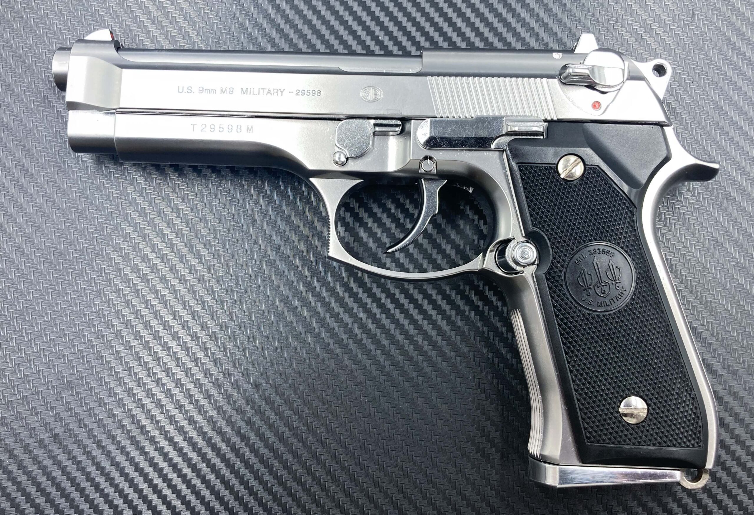 マルイ製 ベレッタM92F クロームステンレスをレビュー！存在感抜群で