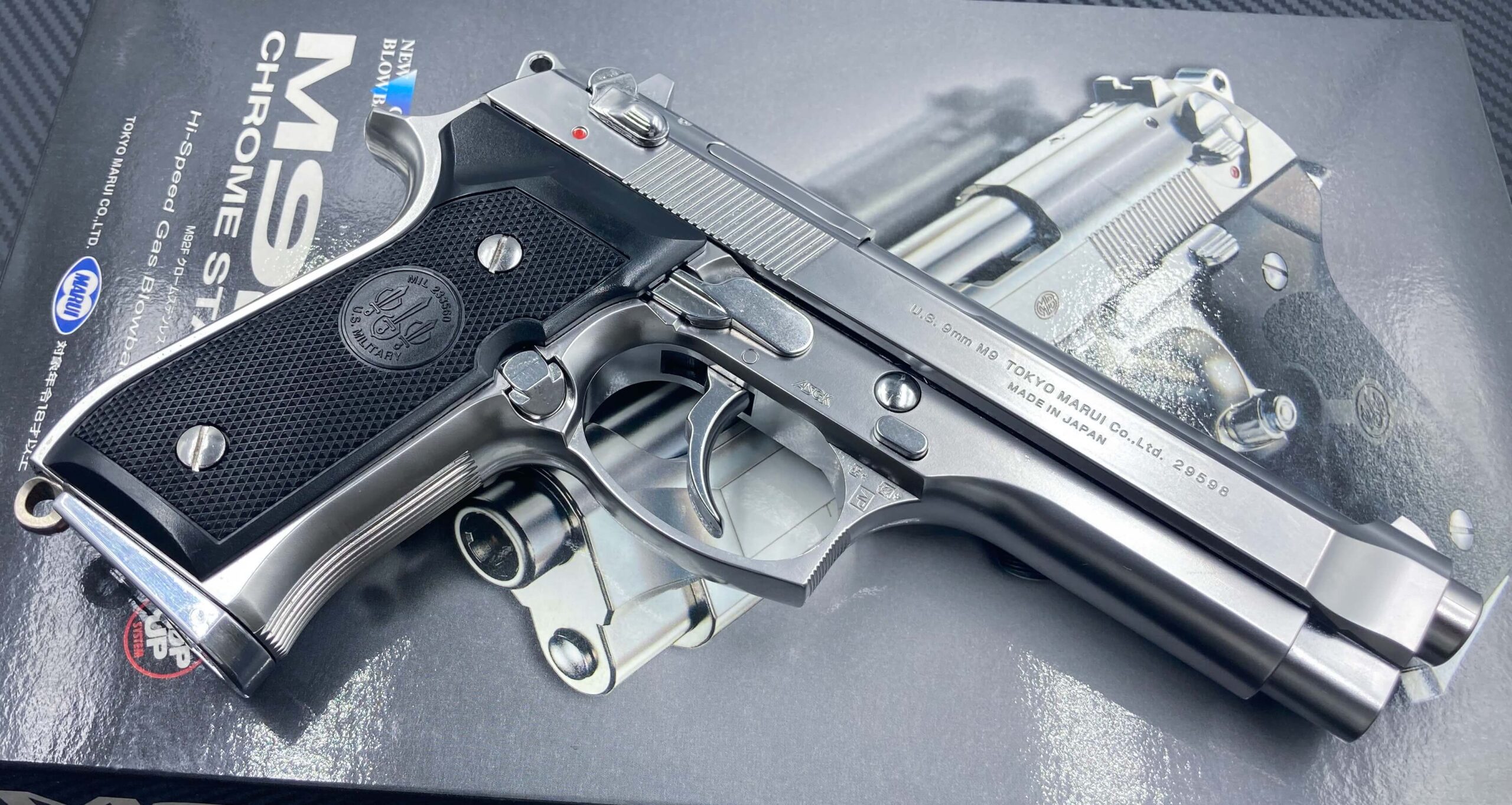 マルイ製 ベレッタM92F クロームステンレスをレビュー！存在感抜群で