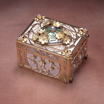 クラフトマンたちの伝統と創造の技