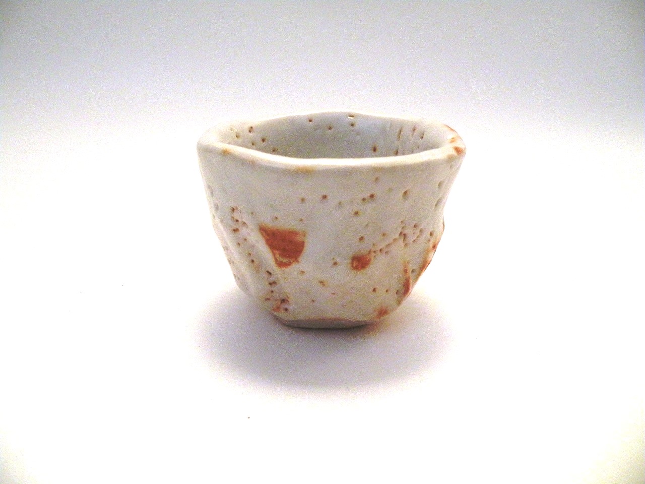 美濃焼伝統工芸品協同組合 | 志野ぐい呑 木箱