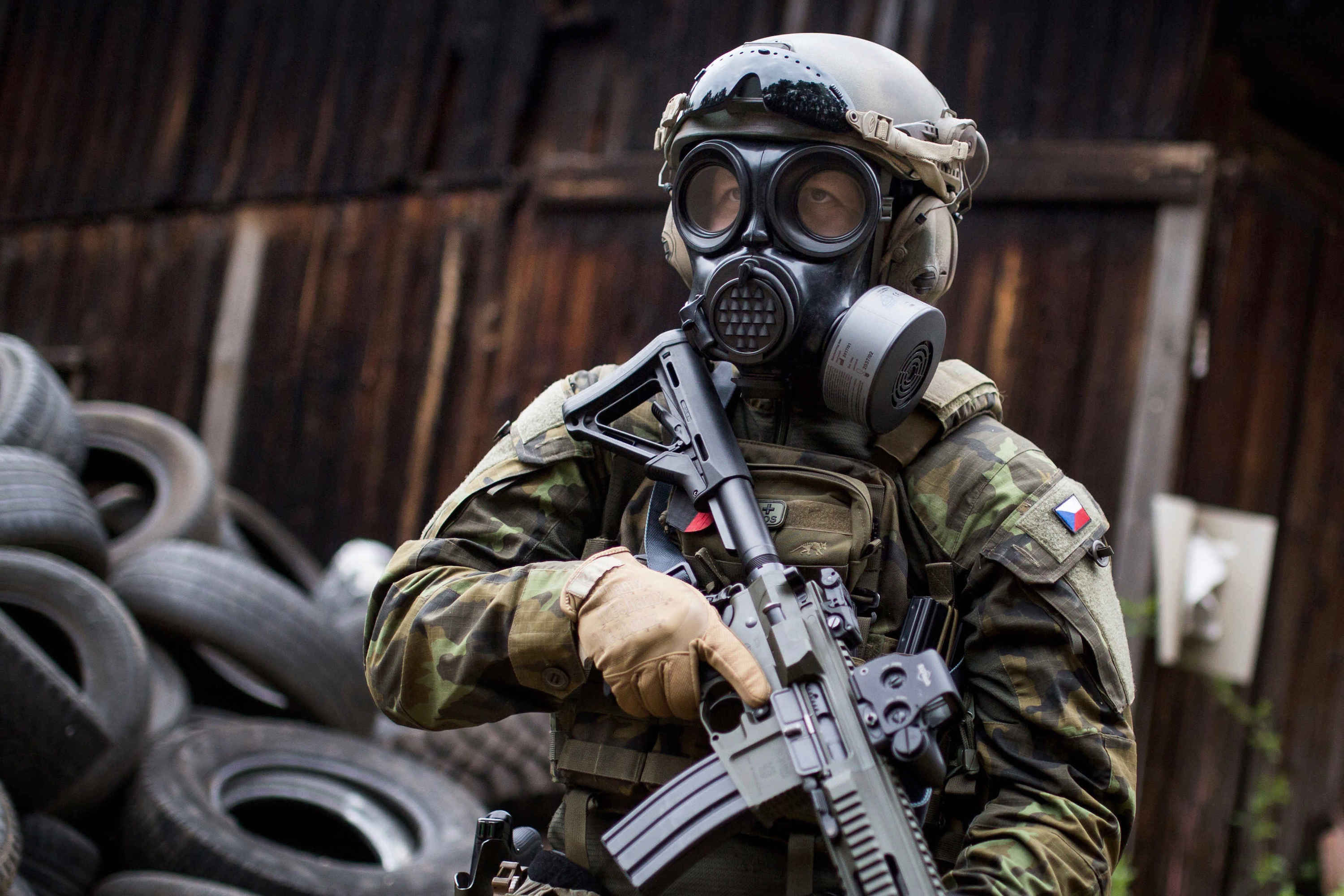 Military Gas Mask CM-7M® for CBRN Warfare | MIRA Safety