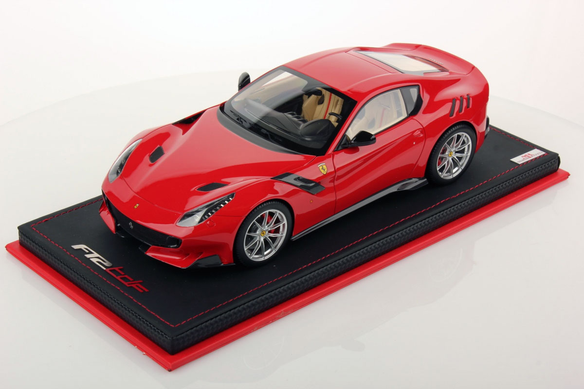 ferrari_F12_tdf_E_01.jpg