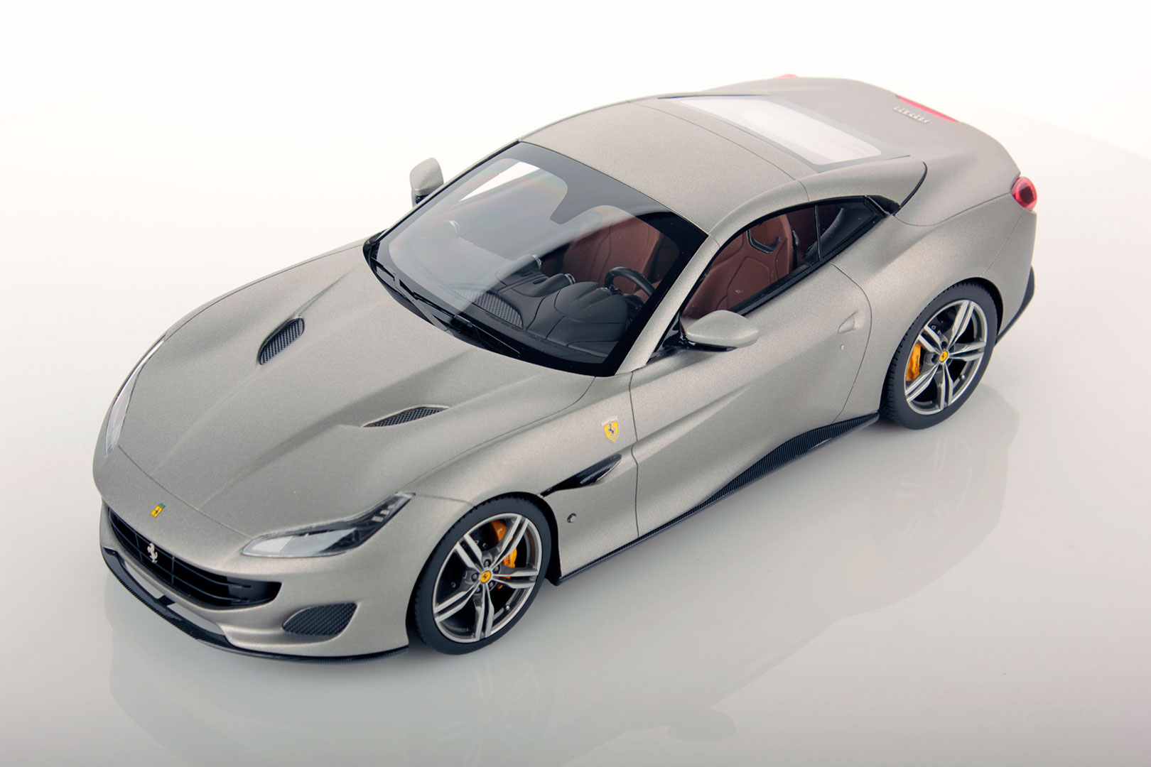 ferrari-portofino-allumino_01.jpg