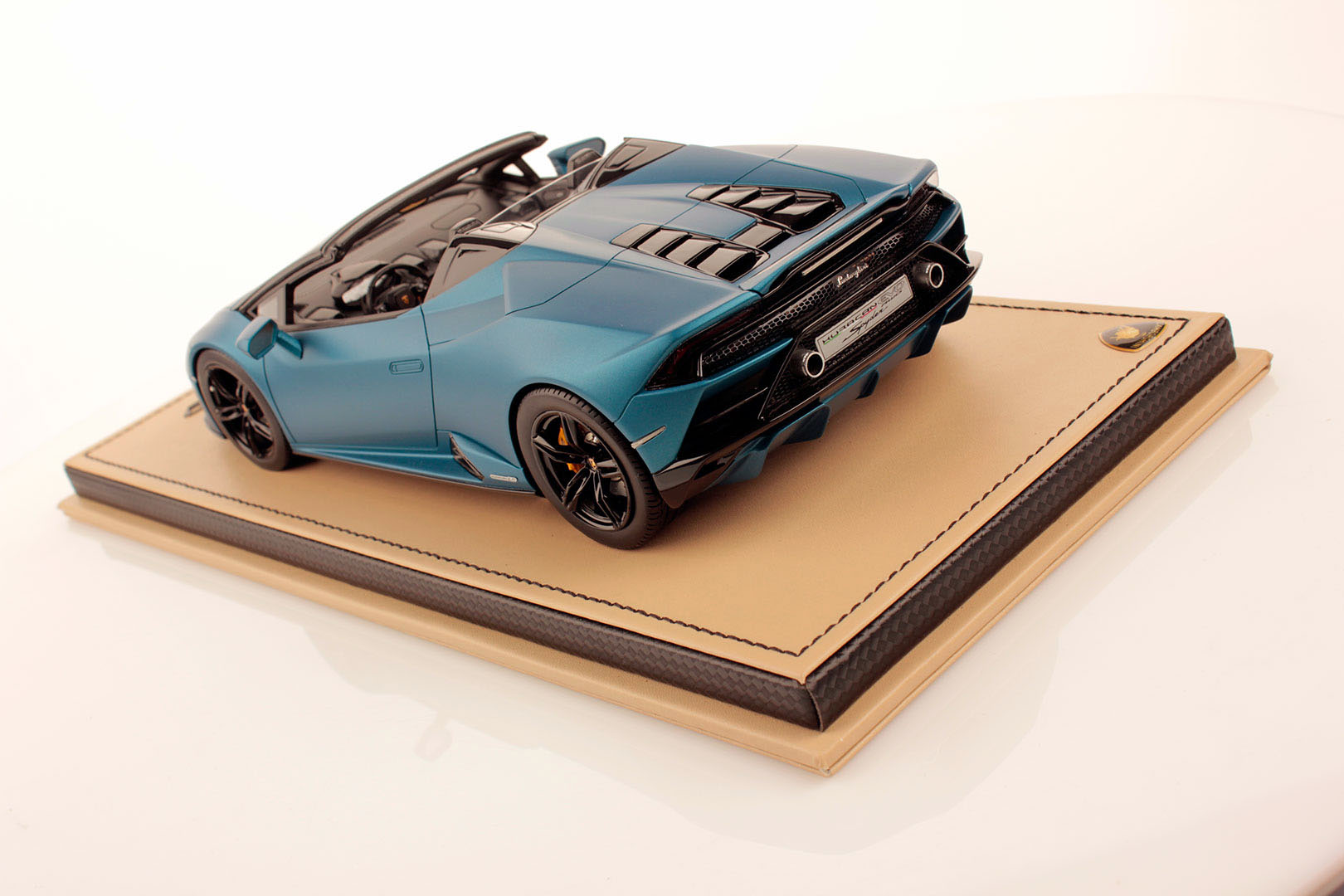 Lamborghini Huracán EVO RWD Spyder 1:18 | MR Collection Models