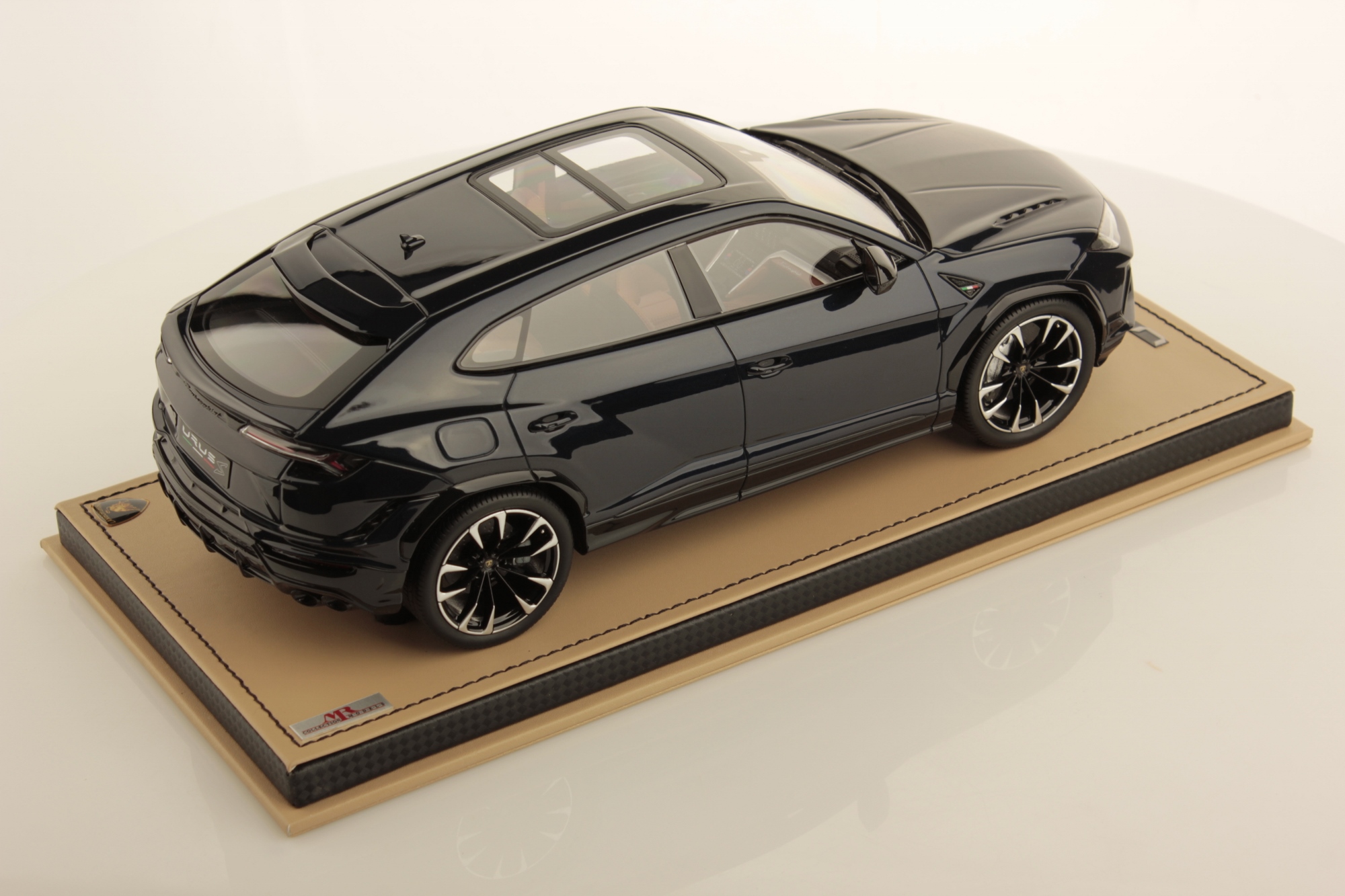 Lamborghini Urus S 1:18 | MR Collection Models