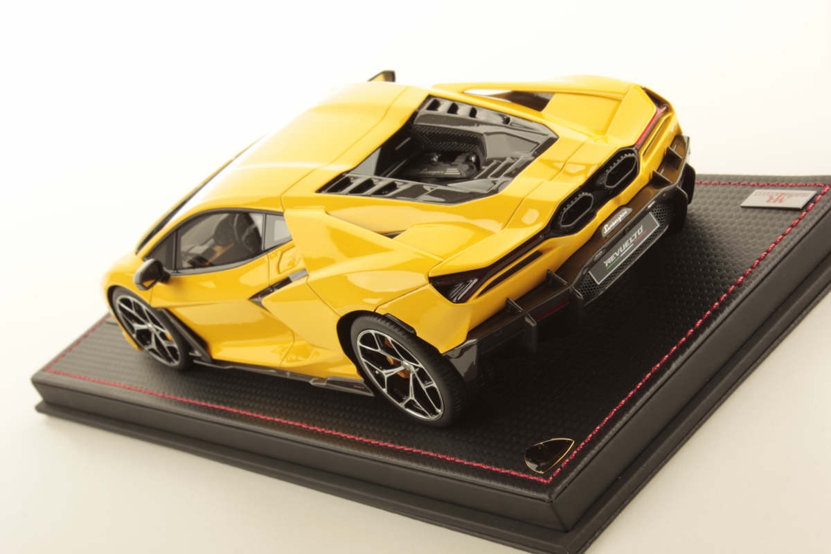 Lamborghini Revuelto 1:18 | MR Collection Models