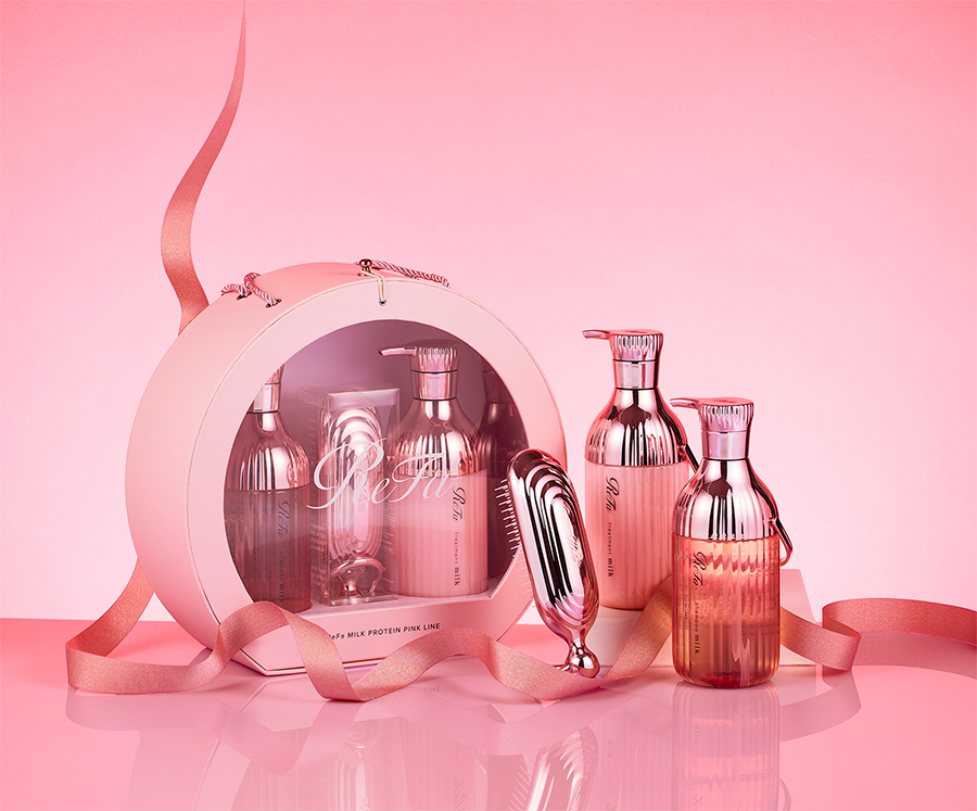 人気のヘアケアシリーズを特別なギフトBOXに詰め込んだReFa MILK